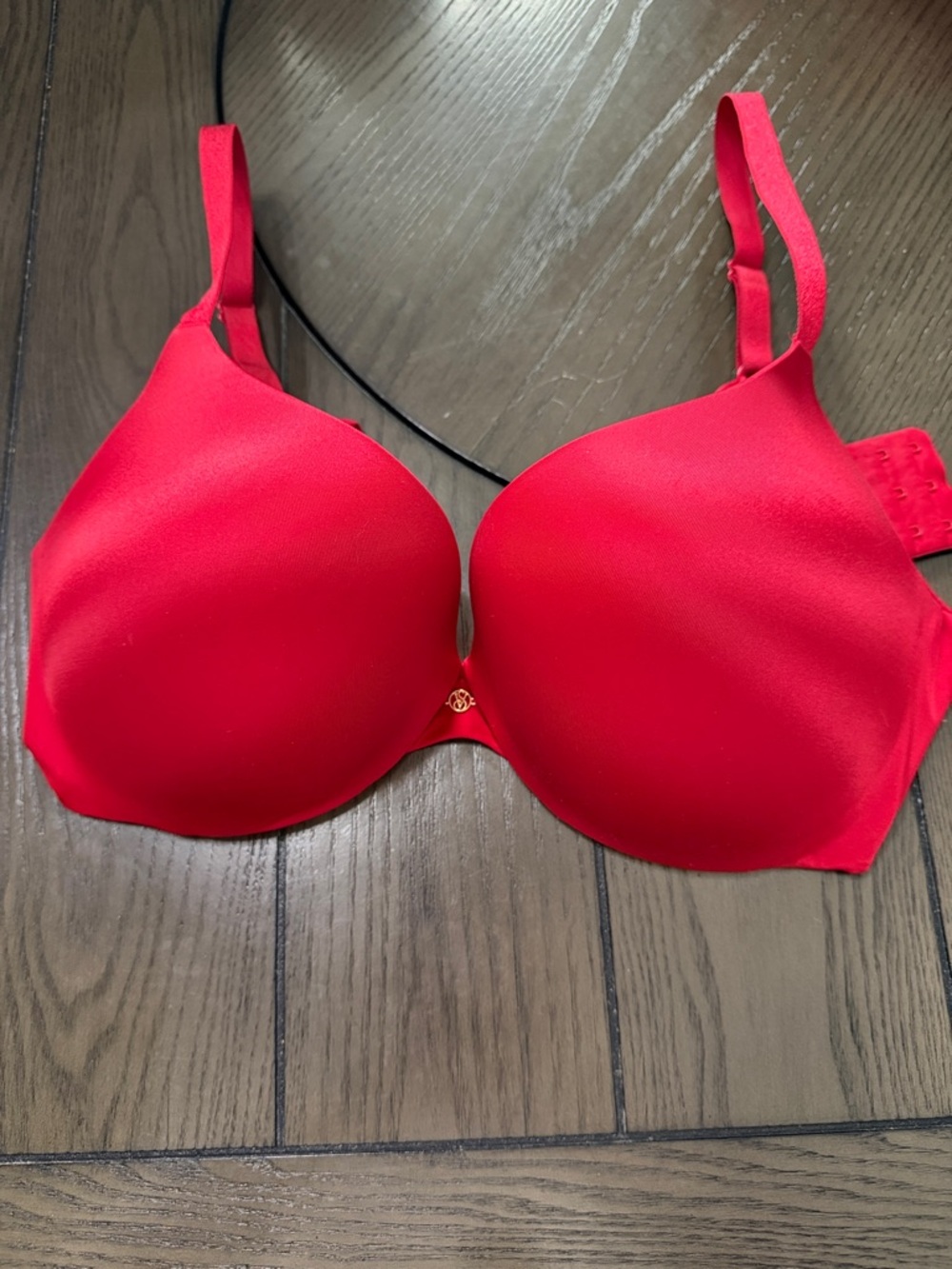 Victoria’s Secret So Obsessed Push Up Bra in sexy red & gold logo!  38D! Beauty!
